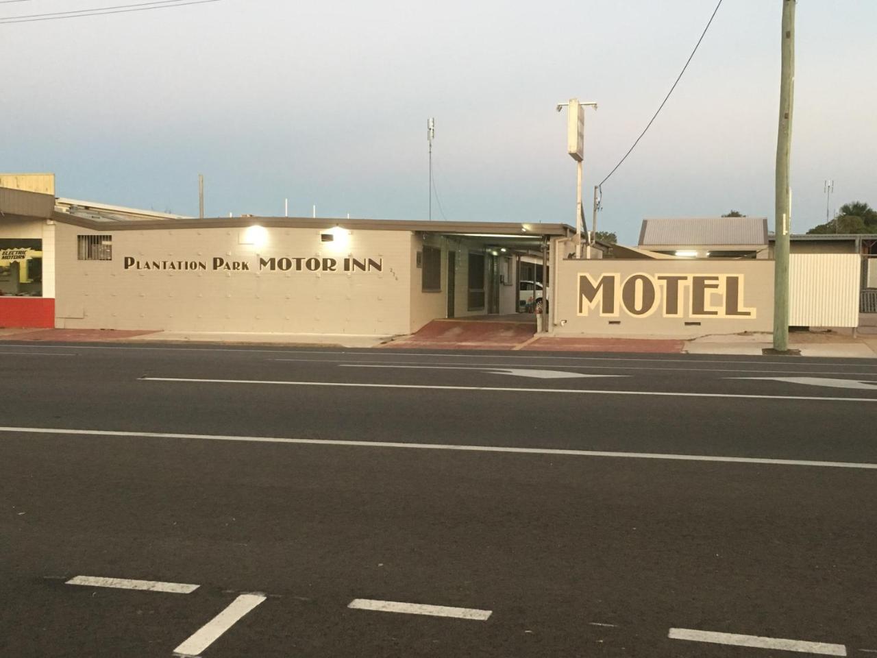 Plantation Park Motor Inn Ayr Exteriér fotografie